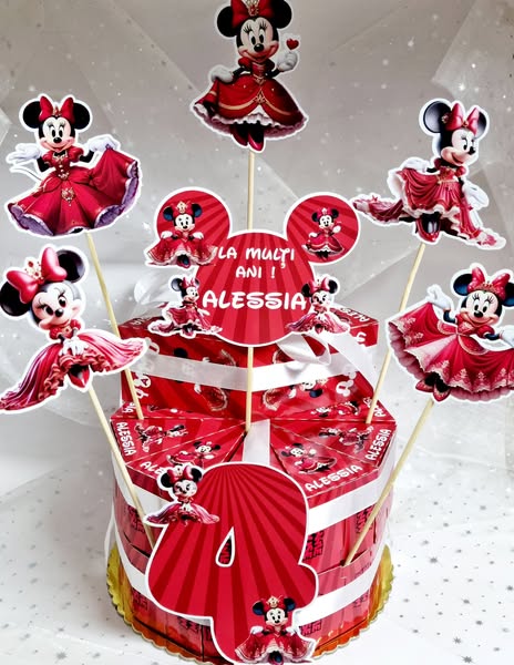 Tort personalizat cu tema Printese, carton