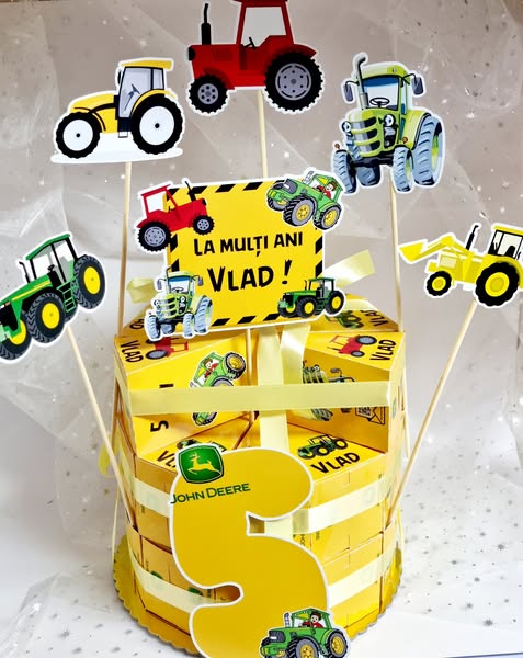 Tort personalizat, carton, model clasic